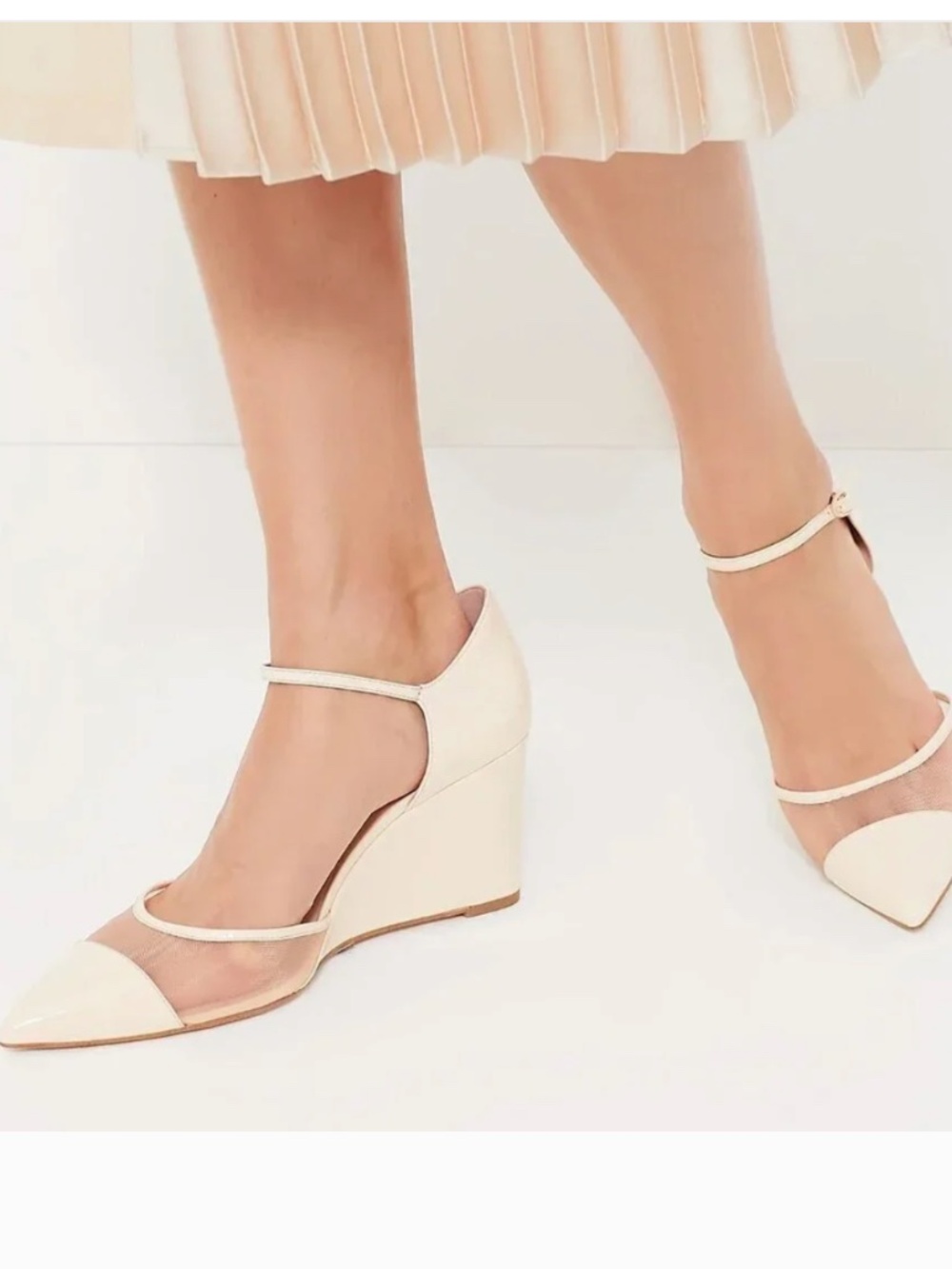 Tuckernuck Darcy Wedges (Ivory/Cream Patent) with mesh Size 6 NWOT